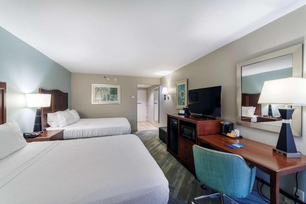 Holiday Inn Express Hotel & Suites Port Charlotte Exterior photo